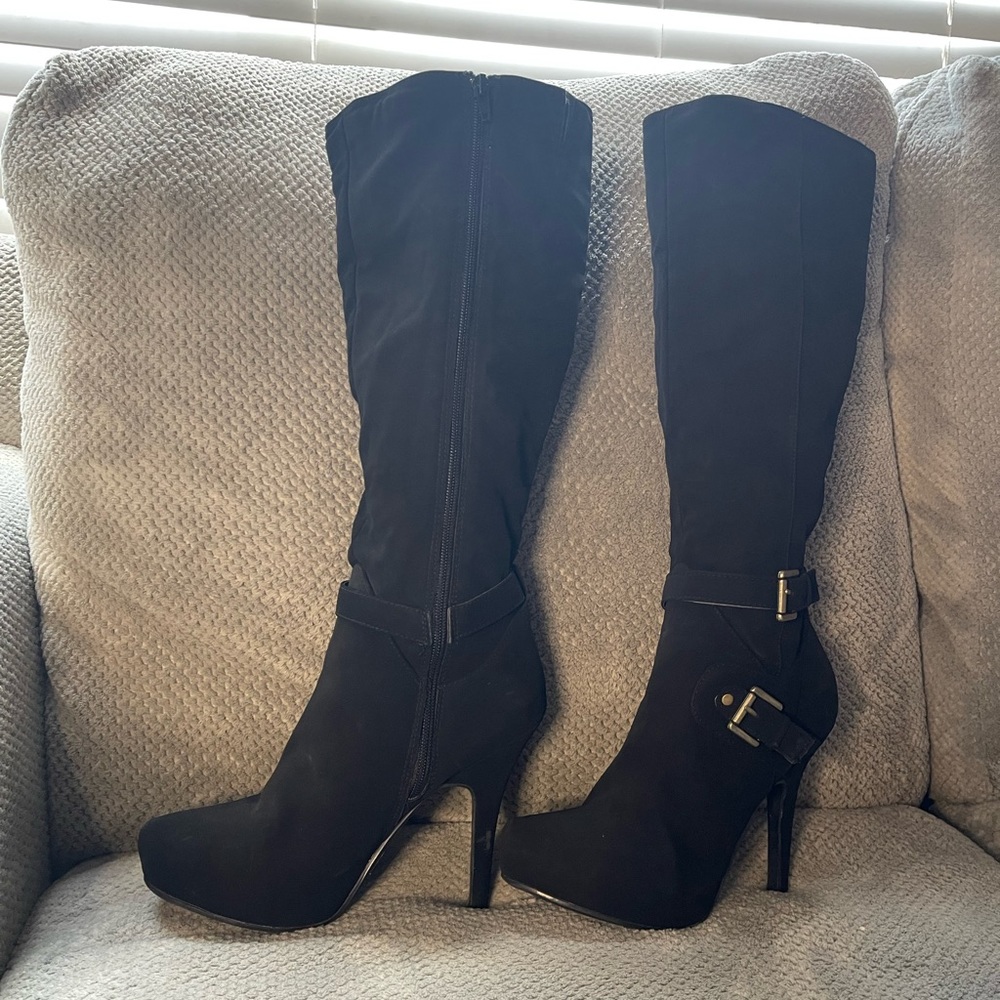 High heeled boots